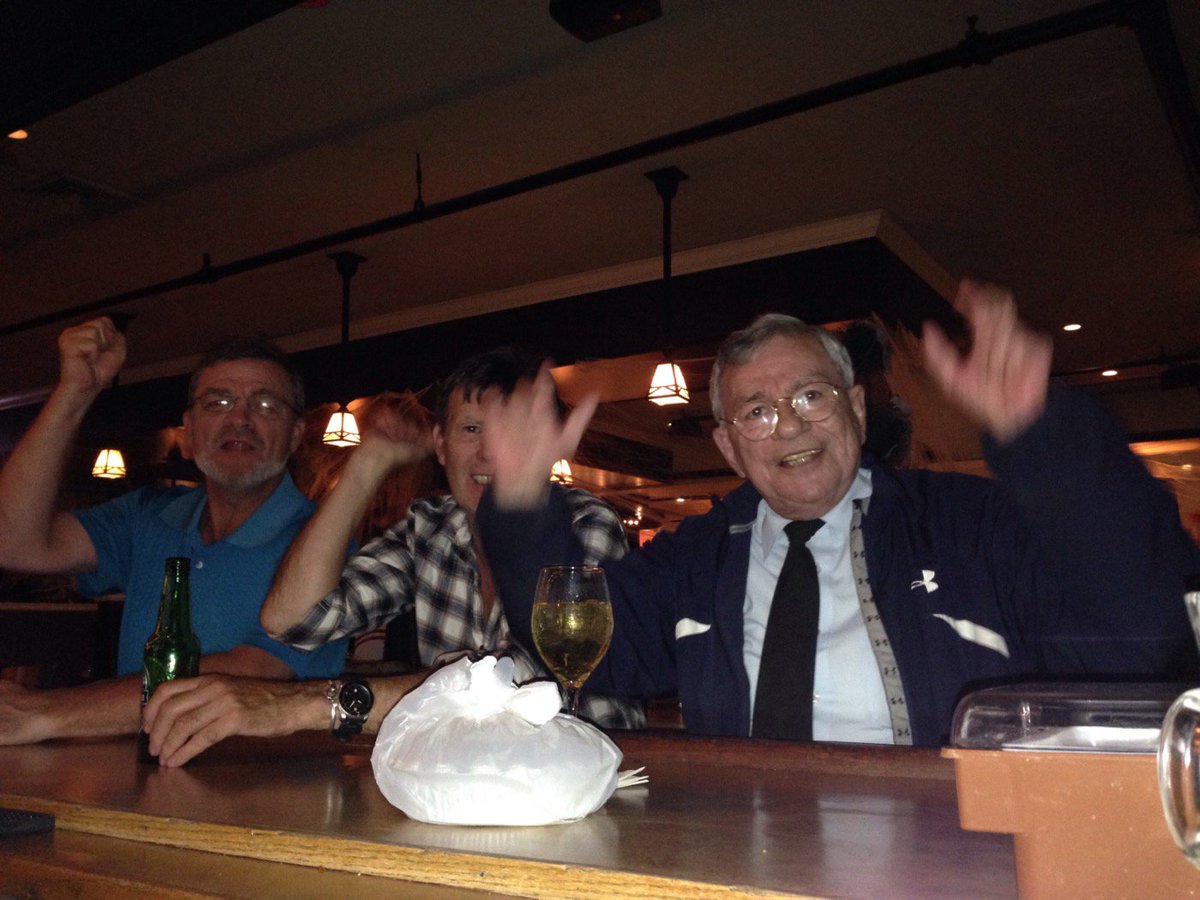 Biggest Mets fans right here!!! #Mets <a href="/FinnMacCoolsPub/">Finn MacCool's Pub</a> @jaredleesmith