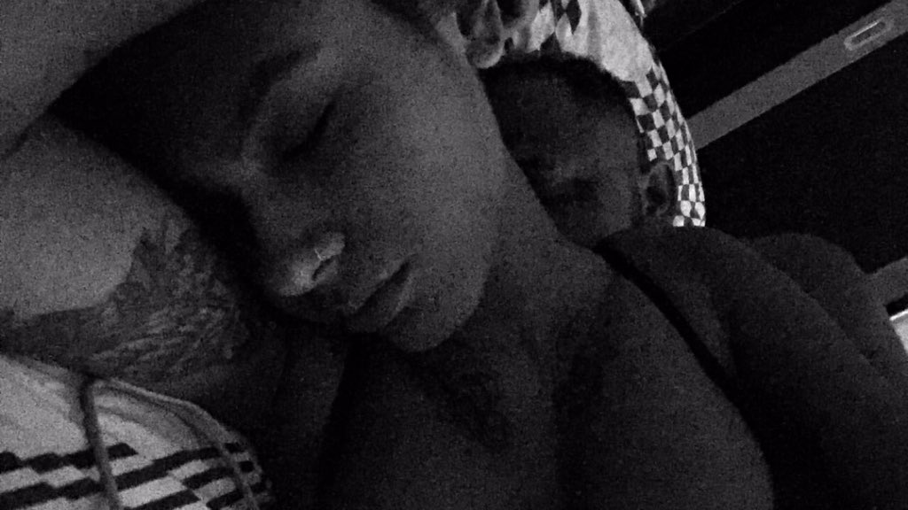 Pocah's tweet photo. Bom dia 👨‍👩‍👧💕 https://t.co/63oCBnH7r1