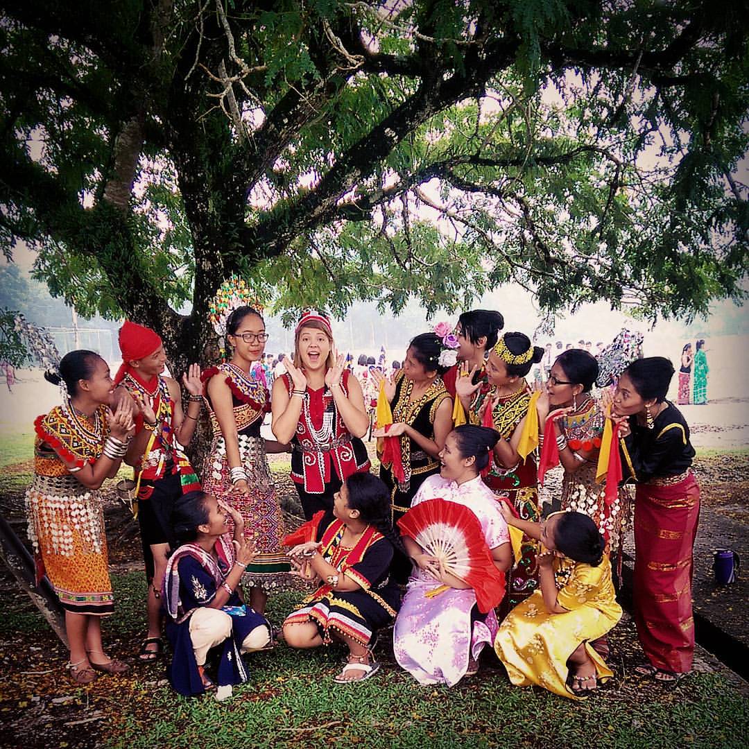 FulbrightMY's tweet photo. #tbt to when Senior ETA @JustFollowADen dressed in her bidayhu finest for #MalaysiaDay with her students in #Sarawak https://t.co/HCFor4h0qi