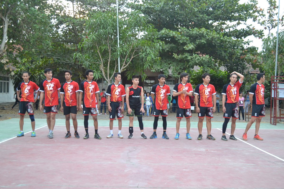 Jadwal padat!
Nanti malam tetap ada latihan di sela sela turnamen UKRIM untuk persiapan kejurnas UNY!
Semangat!