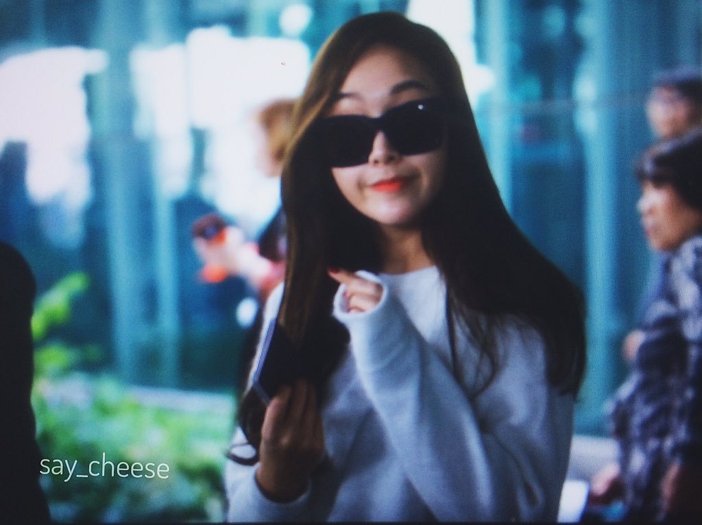 [PIC][22-10-2015]Jessica trở về Hàn Quốc vào trưa nay CR5i6zAUYAAsB6t