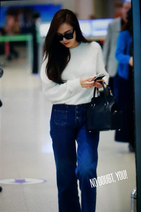 [PIC][22-10-2015]Jessica trở về Hàn Quốc vào trưa nay CR5iYY3UYAAasgI