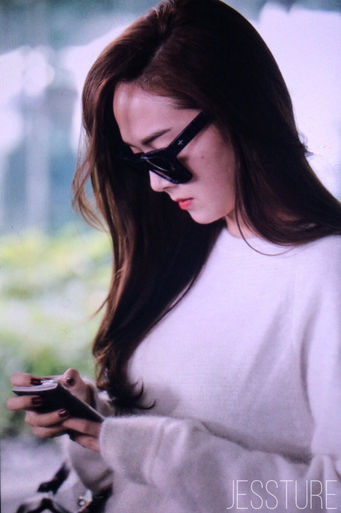 [PIC][22-10-2015]Jessica trở về Hàn Quốc vào trưa nay CR5kFDIUcAEyx1E