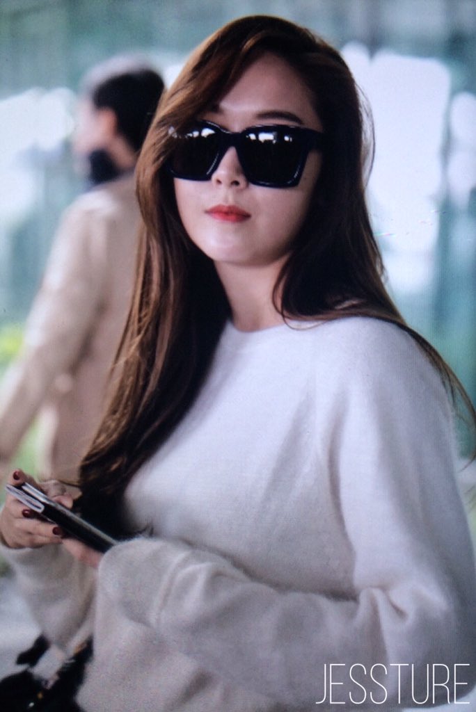 [PIC][22-10-2015]Jessica trở về Hàn Quốc vào trưa nay CR5kFDJUwAMtuvZ