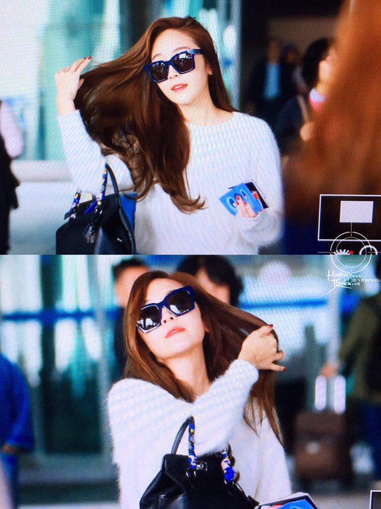 [PIC][22-10-2015]Jessica trở về Hàn Quốc vào trưa nay CR5mG3eUEAAO-sJ