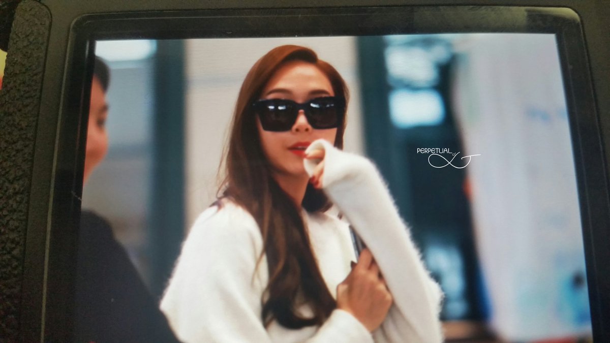 [PIC][22-10-2015]Jessica trở về Hàn Quốc vào trưa nay CR5nBiUUYAE8AG6