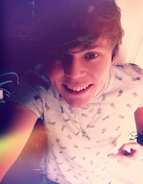 Hey, I'm Rylan. Trust me, I know this is annoying. But can you RT for me? It'll help me out in making friends.