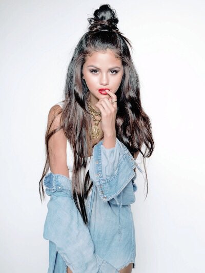 あおいstreet Fashion セレーナ ゴメス Selena Gomez 黒髪が可愛い Fashion T Co B6ufhwmxoh Twitter