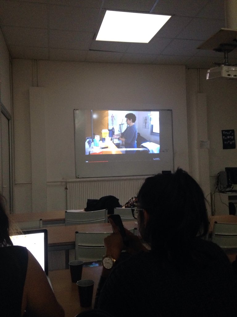 triocesa1's tweet photo. .@julien_parker nous interroge sur l'efficacité des médicaments. #LiveJT https://t.co/1L2LmDKVZs