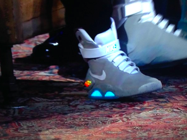 complex_uk's tweet photo. Michael J. Fox wore power-lacing Nike Mags on "Jimmy Kimmel Live!" https://t.co/LhsnDjRCbC https://t.co/rWNTgIAPQH