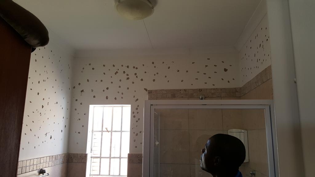 mrcprojects's tweet image. We are doing one bathroom tiling still in progress. In The Reeds.