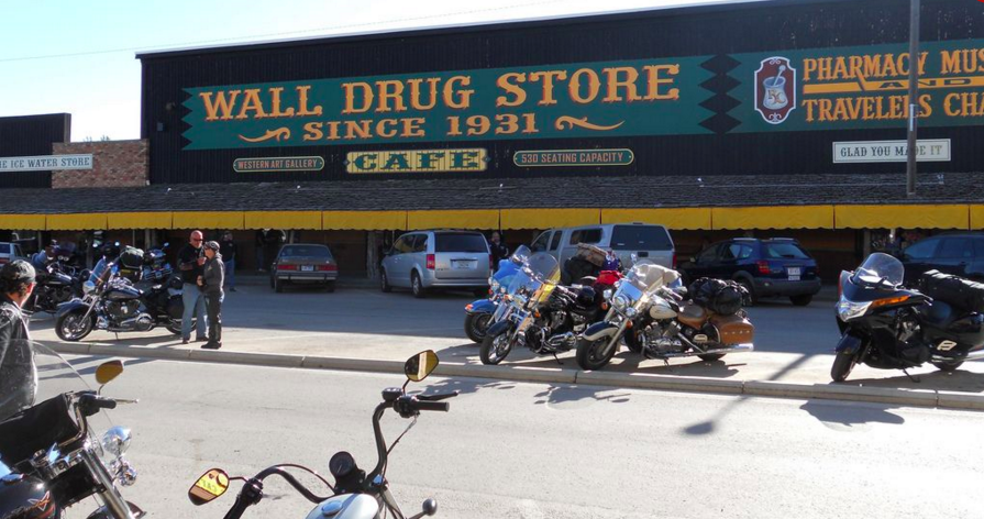 FetchCoffee's tweet image. Cheapest coffee in America is 5 cents per cup, served at a diner in South Dakota. eater.com/drinks/2015/10…