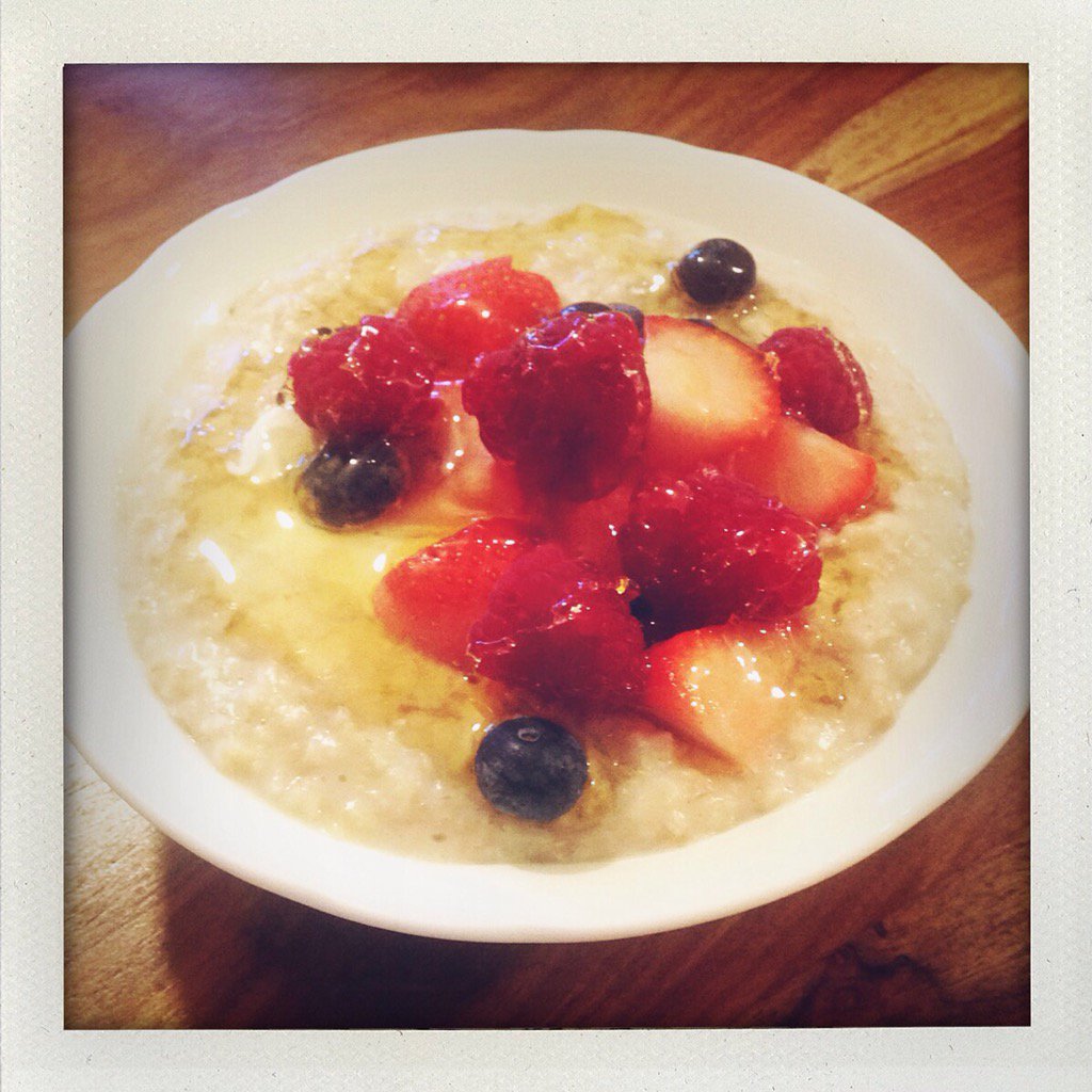 Healthy Porridge and fruit for breakfast #healthy #healthyeating #lochnessfarmbnb #porridge #scottishhighlands