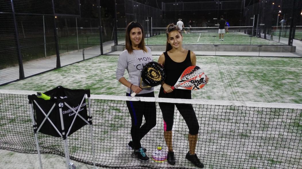 PadelChorques's tweet photo. Vamos!! Esas hermanas luchadoras !! #padel #lovepadel @almumorales88 #Andrea #escuelafuturapadel https://t.co/t5jTaAKfIM