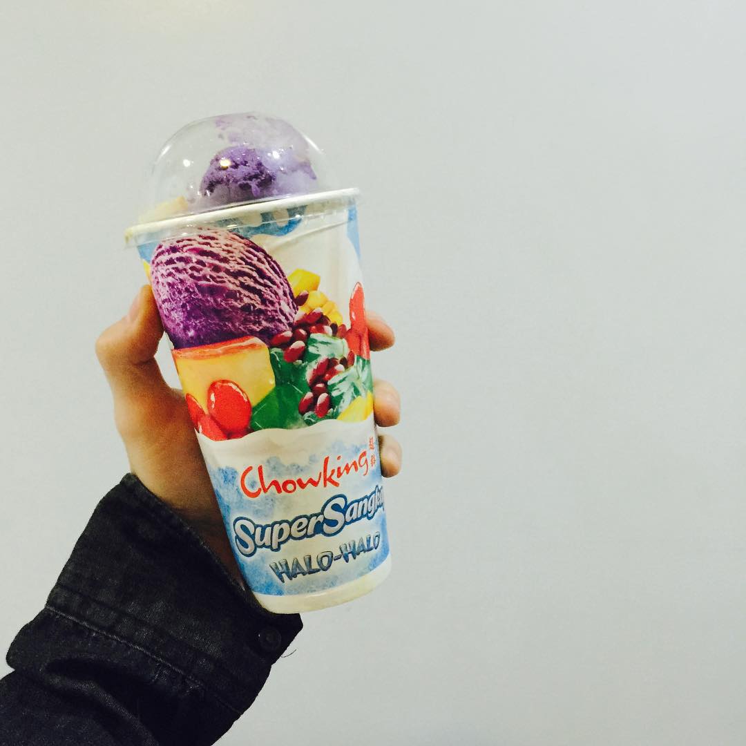 chowking_ph's tweet photo. Favorite ni Lee Han Young ng S. Korean boy band na @FameUSkn ang Super Sangkap Halo-halo! RT kung fave niyo din to! https://t.co/5BOFpyIvXE