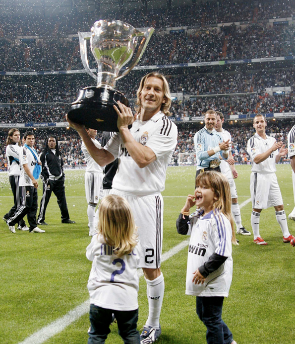 Happy birthday Michel Salgado! The right-back won 4 La Liga titles and 2 Champions Leagues with Real Madrid. 