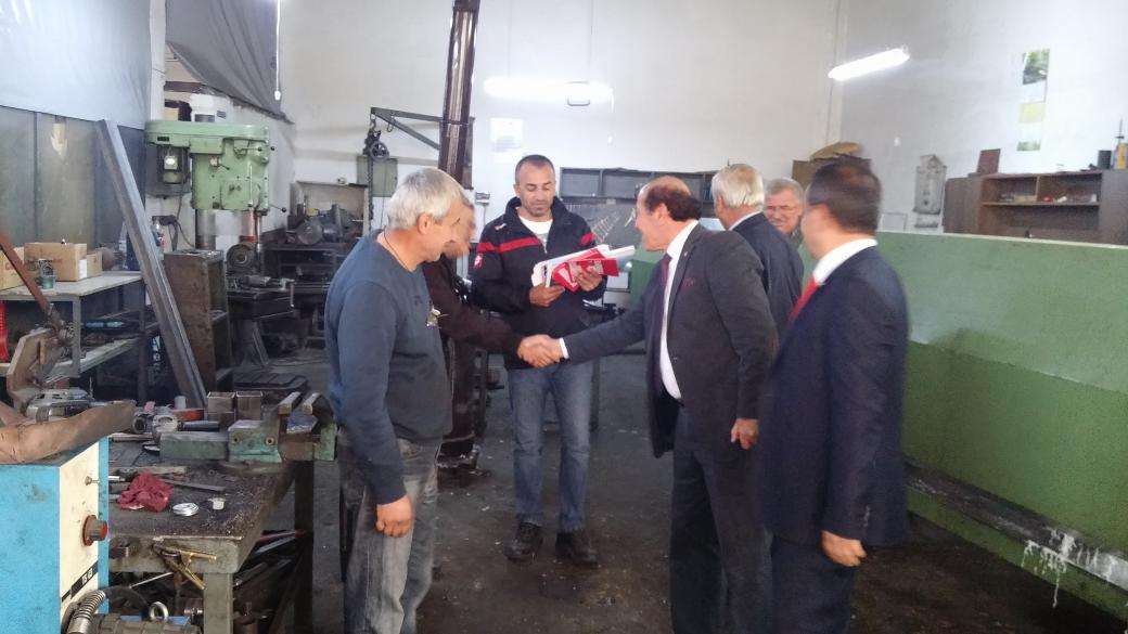 Seçim çalışmaları kapsamında sanayi esnafımızı ziyaret ettik. #Önceİnsan #ÖnceBirlik #ÖnceTürkiye