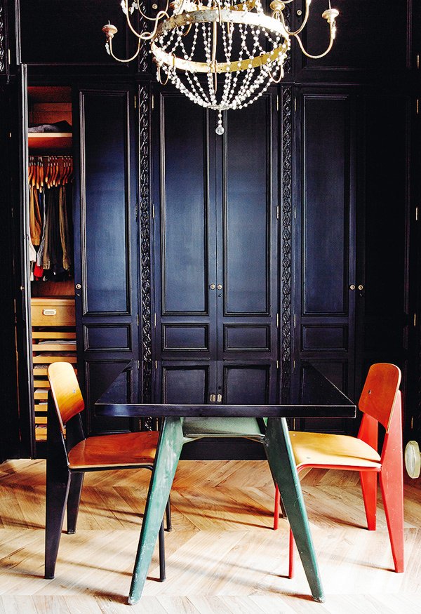 INDECOYOURLIFE's tweet photo. ESTILO, ESTILO Y MÁS ESTILO #FelizJueves #StandardChair https://t.co/tzCtPuz0gp