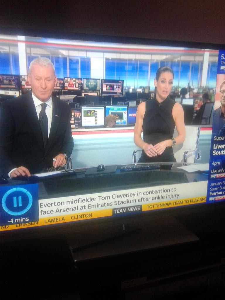 Dragon0691's tweet photo. #AvidViewer in background playing Comp game @SkySportsNewsHQ @TheRealKirstyG @JimWhite #FutureReplacementJim #SSNHQ https://t.co/lt0ocZV9e8