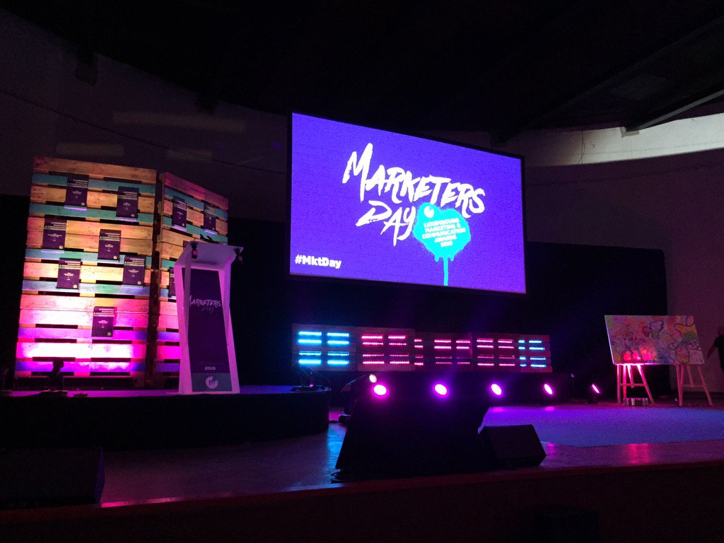 FabLxb's tweet photo. Posey pour les Marketing &amp; Communication Awards! #MktDay #fatboys https://t.co/r4v7l6CfDg