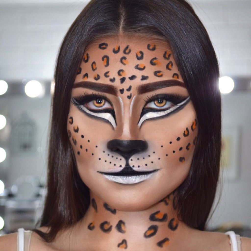 PlurMakeup's tweet photo. We're loving this #LeopardLook by @susana_tunes ! She used Moondust Mineral Eyeshadow in 'Bliss' 🎃⚡️💖 https://t.co/3BlJB9XYsj