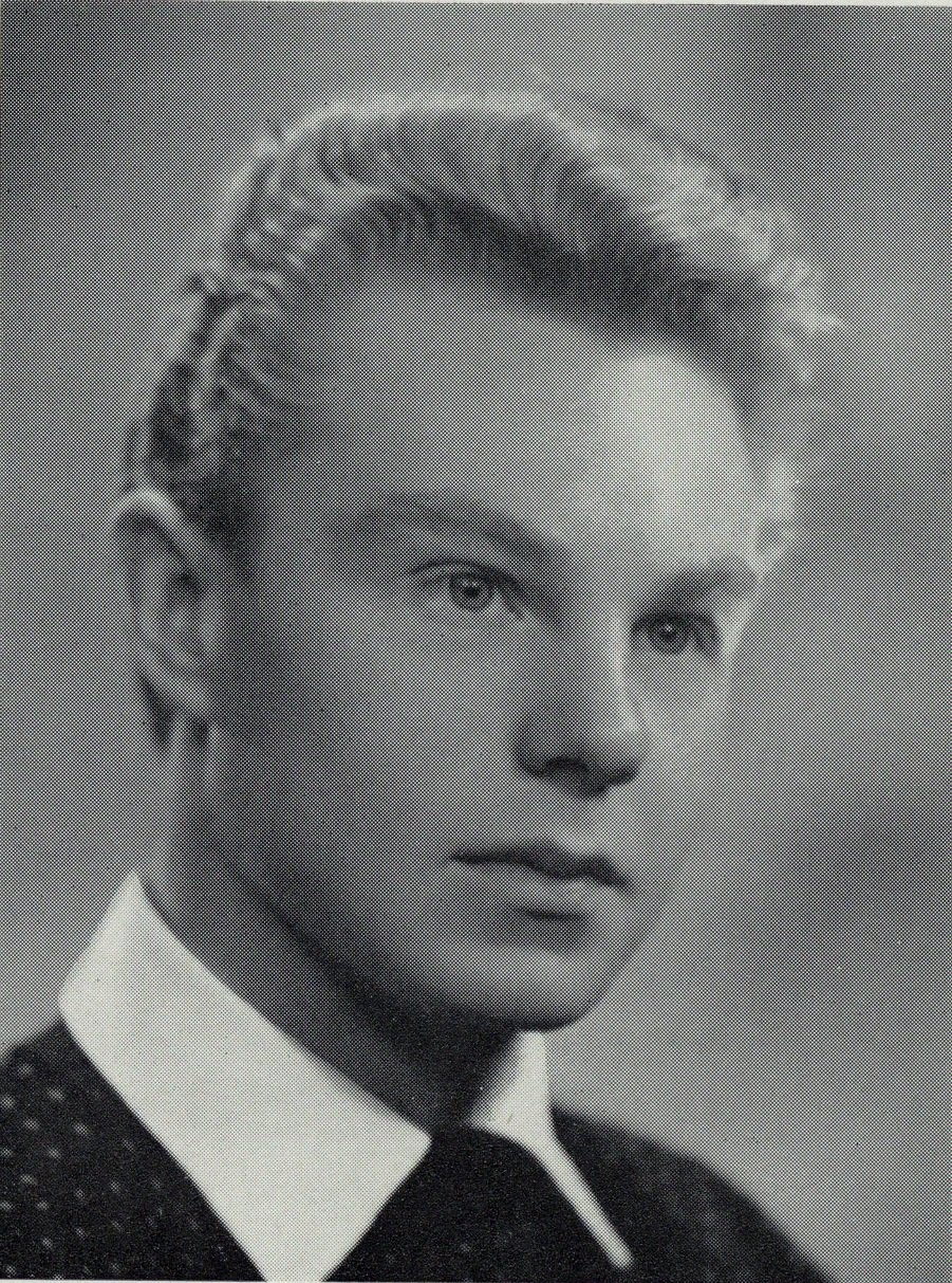 Happy birthday to our former artist director Derek Jacobi who 1st came to us as this fresh faced youth in 63 