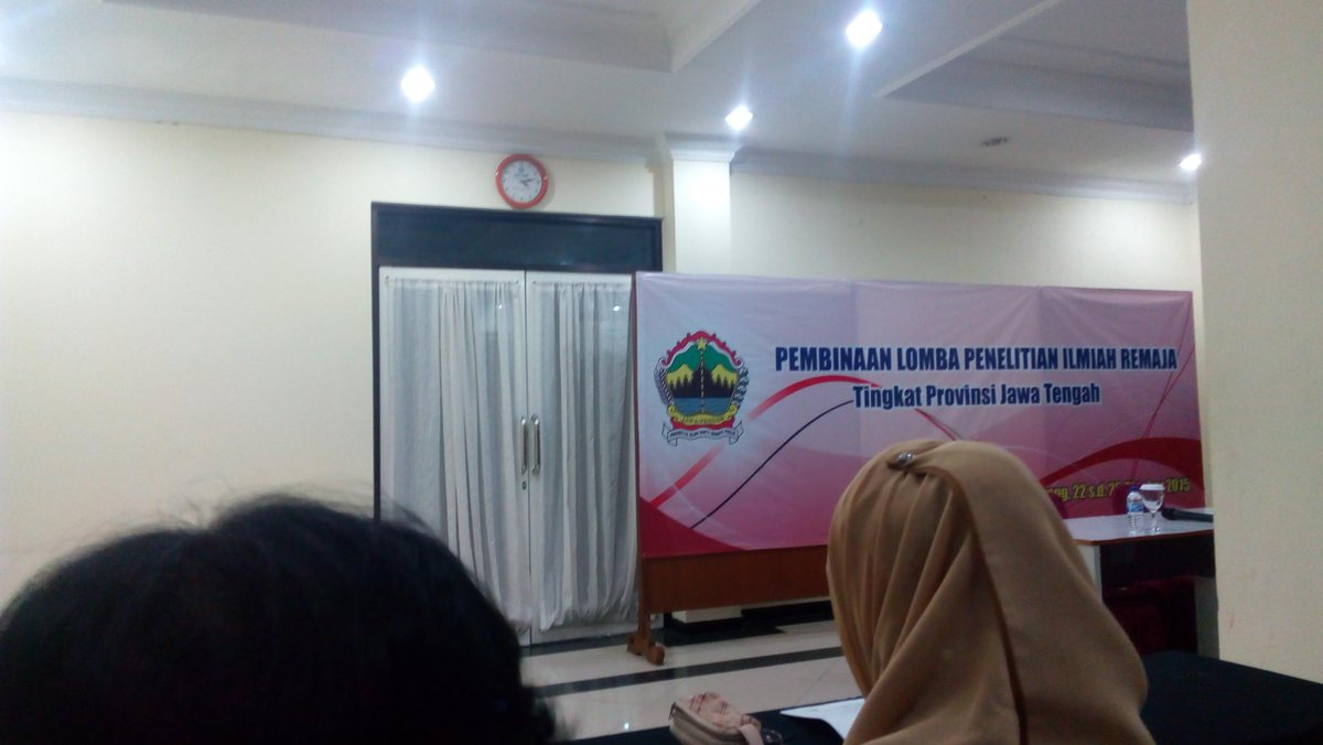fosga_'s tweet photo. @fosga_  berbagi Ilmu untuk adek-adek tim LPIR Jawa Tengah. @ganjarpranowo @nurhadi_a @whatsupsmaga #Gogetgold https://t.co/FCi7GoC6Sf