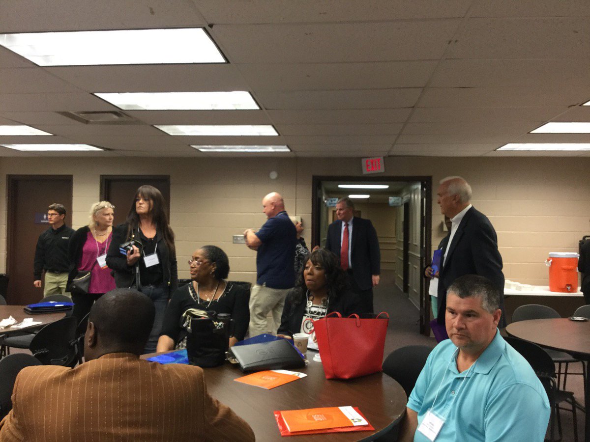 IndianaVR's tweet photo. Thank you Mayor Ballard for your support! #2015IndyReentry #Work4LifeIN https://t.co/CjsBJOh0wP
