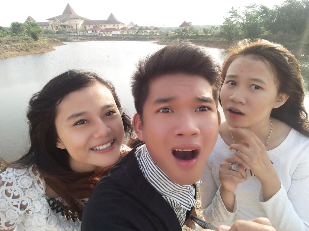 BellAngelous's tweet photo. @RagSa_k BellaAlvionanda.PenumanganBaru.Smkn1tbt. Pemda Penumangan #wisatatubaba https://t.co/vbgSmrFNVj