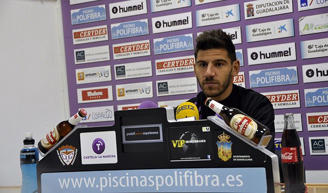 SerDeportivosGU's tweet photo. AUDIO sonido @SerDeportivosGU
Rueda de prensa del jugador del Dépor @Manzanin11 https://t.co/JdifySElYe https://t.co/jSL7IJd91z