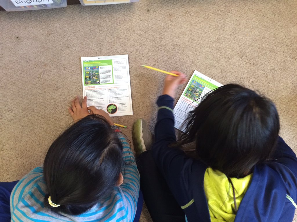 taracaiza's tweet image. Reading nonfiction @Scholastic news! Shared reading at its finest! @BelleShermanES