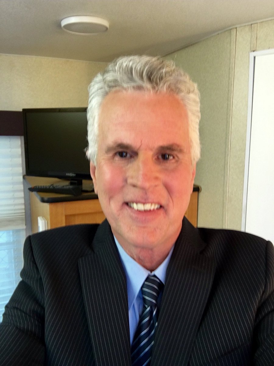 MatthewClaytonM's tweet image. On set today!  Trailer selfie!
#singlecamera #actorslife #network