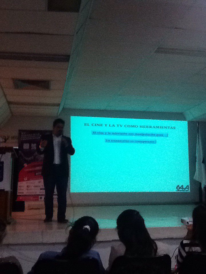 SemanaPyC's tweet photo. @Diego64a inicia su conferencia en la #semanaPyC https://t.co/QPwGDbvqdq