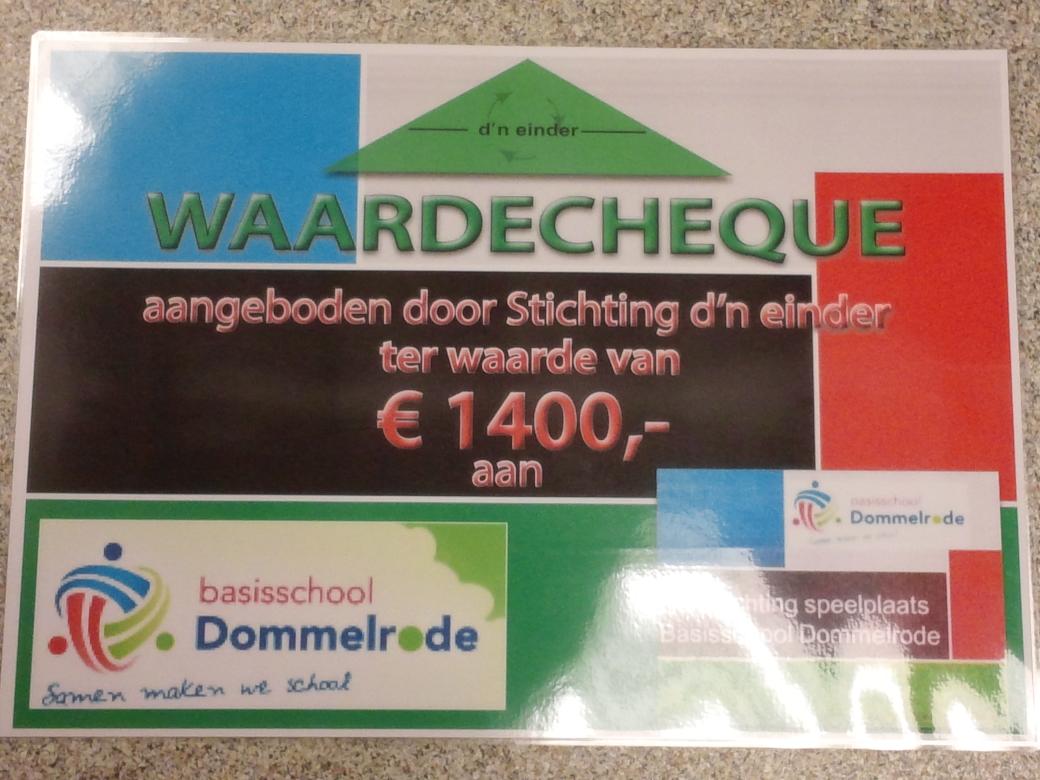 BSDommelrode's tweet photo. D'n Einder schenkt 1400 euro voor herinrichting speelplaats #Dommelrode, hier zijn wij heel blij mee! https://t.co/N9PVwxOvnQ
