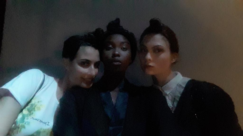 leratommoloi's tweet image. 10-to-showtime! 😗 #ModelCitizens