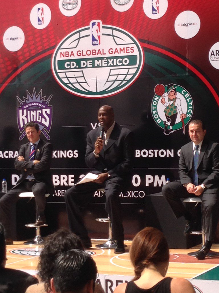 Anuncian duelo oficial de NBA en México - CR8Aw75VAAAMVgV
