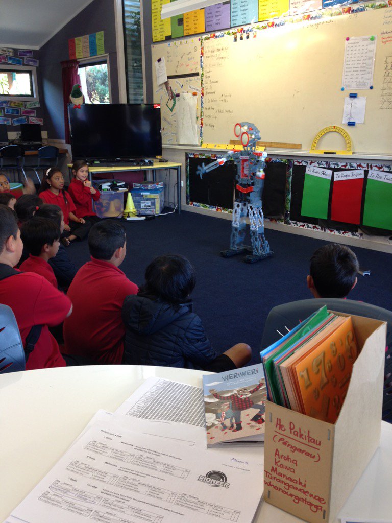 He manuhiri tō Te Pihinga!!! 😉 <a href="/TRPKaiako/">Surin</a> <a href="/Amber_4no1/">Amber Tawhi</a> @TahuPaki <a href="/MeritaPaki/">Merita Waitoa-Paki</a>