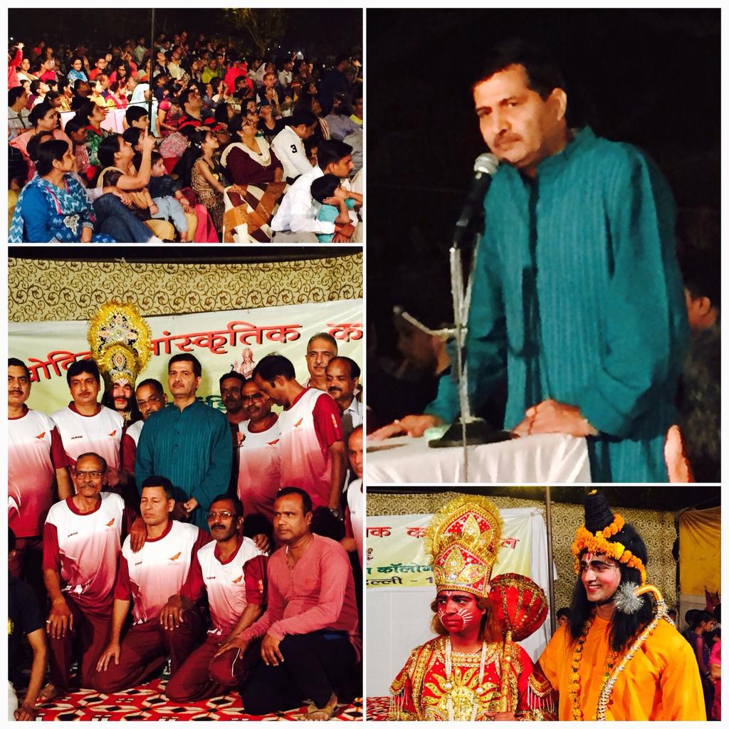 airindia's tweet image. #CMD Mr. A. Lohani speaking to &amp;amp; celebrating #dussehra2015 at #AI Housing Colony, Delhi with staff &amp;amp; their families.