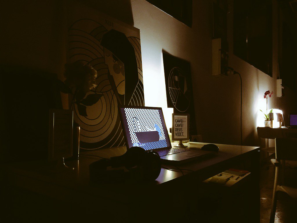 WeAreMuesli's tweet photo. Setup pics of our #POINTCLICKREPEAT lil hometown event feat #VentiMesi #CAVECAVE #WellMeetAgain #SIHEYU4N #indiedev https://t.co/hKPyZt3M7L