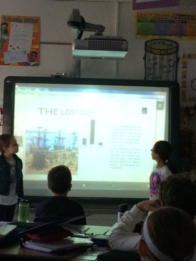 LGibson0701's tweet image. Ss teaching Ss via eMaze! #StudentLeaders  #PowerOfTech #vbanchor  @cziggy1