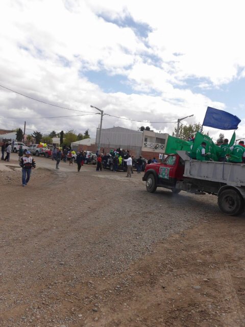 prensamaderna's tweet photo. Gran cantidad d militantes y vecinos se preparan para la “Caravana del Triunfo“ #MadernaIntendente @AdrianMadernaTw https://t.co/y9SqhoEPZ3