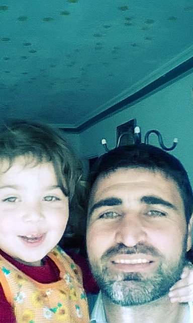 Insan cocukluktan sikilir buyumek icin acele eder. Ne varki cocuklugunu ozler.