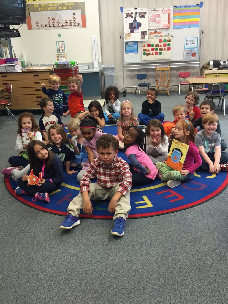 Read for the record. kindergarten rocks! <a href="/HaroldPell/">Taylor ES Principal</a> #ztroar #ReadfortheRecord #FishOutofWater