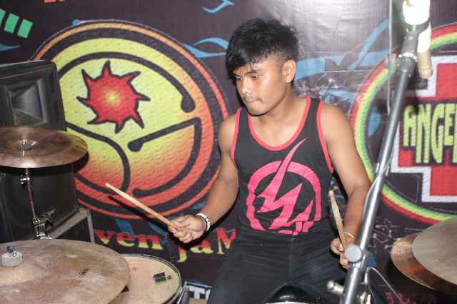 Latepost!! Stage shoot UMT Gor Damiyati ini drummer baru kita <a href="/DaniHambali22/">Dani Hambali</a>
