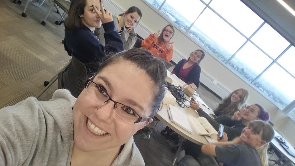 js_trujillo2's tweet photo. #workingtogether #goodstudents #CSUPLit #CSUPSouder https://t.co/amLndoyw3v