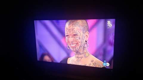 Fotos de mi aparicion ayer en telecinco. Tengo videk xo en d facebook por ako no me deja colgarlo. https://t