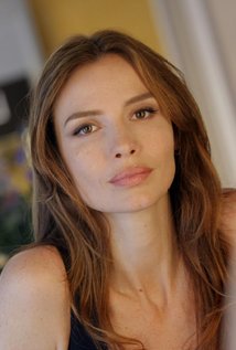 Happy Birthday to Saffron Burrows (43) 