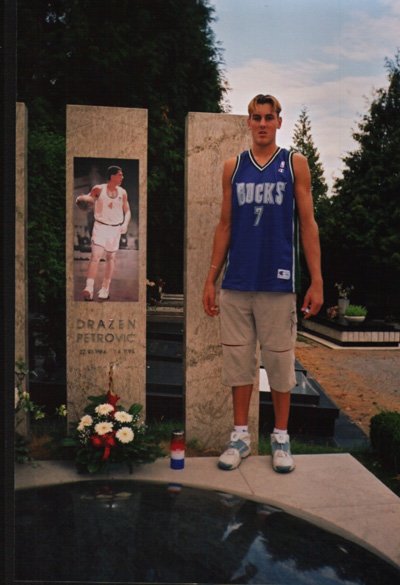 Can\t forget to wish Drazen Petrovic a Happy Birthday Today. 

Here\s Bogut at his grave site. Age 15. 