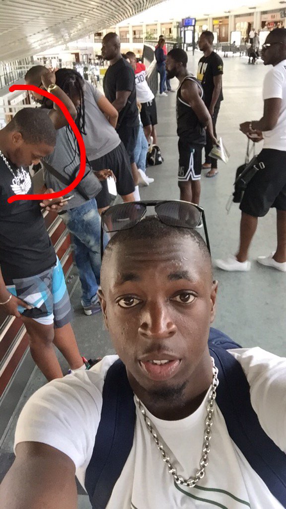 skaodi on twitter quand il y a une meuf bonne qui passe skaodi on twitter quand il y a une meuf bonne qui passe