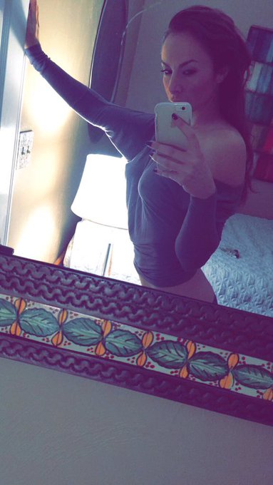 What's everyone doing tonight? https://t.co/cY8NDCJ7h2<a href="/tag/selfiesaturday"class="tags"><span>#selfiesaturday</span></a>